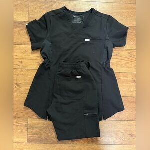 Figs Maternity Black Scrub Set
